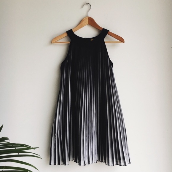 Nicole Miller Other - NICOLE MILLER | Black and White Pleated Dress | LG